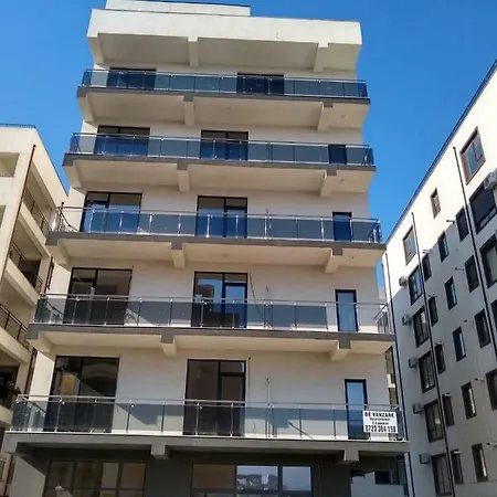 アパート Lumidee Apartament