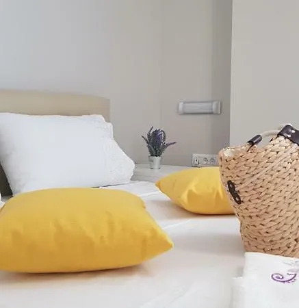 Lumidee Apartament アパート ナボダリ